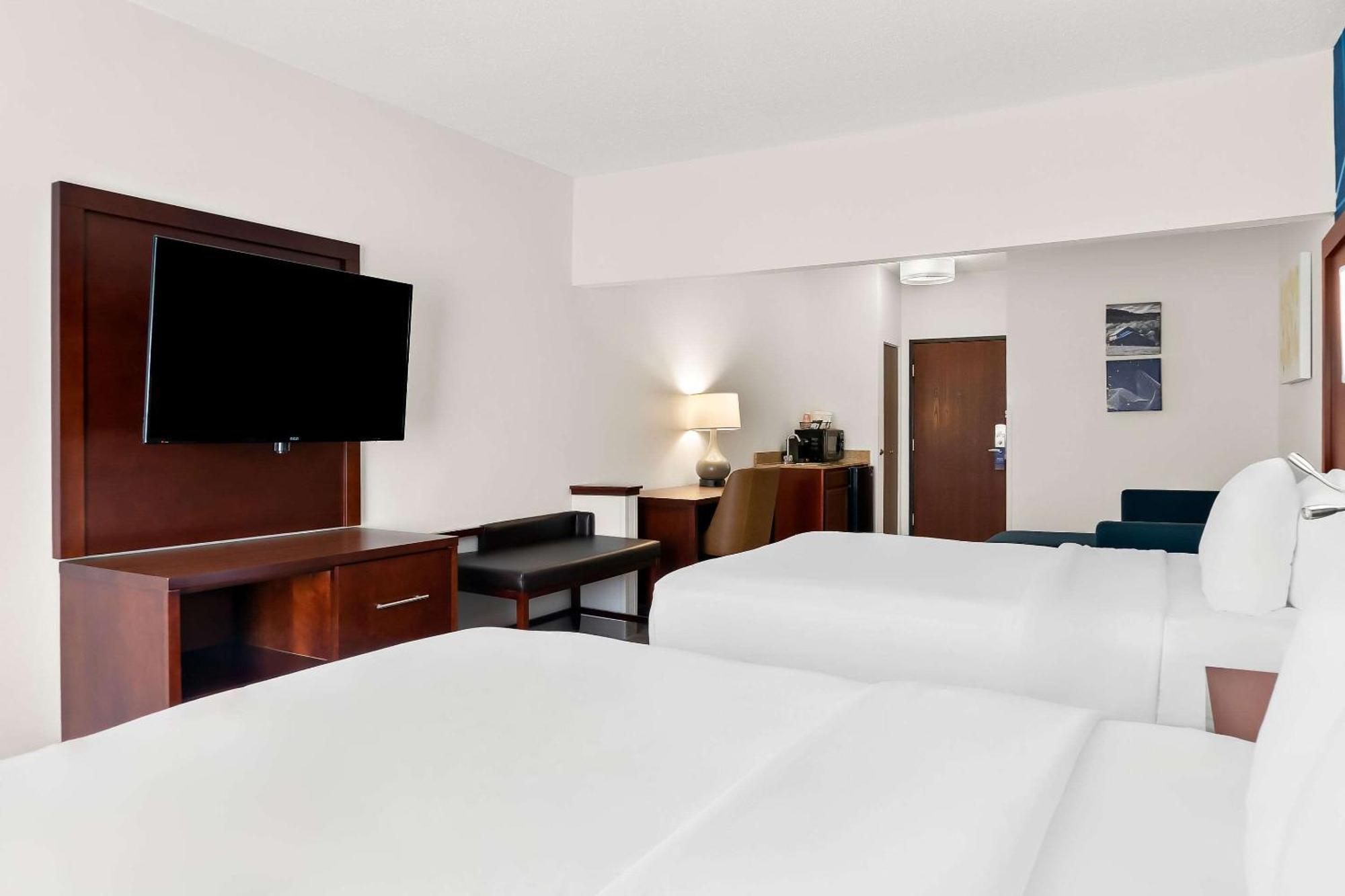 Comfort Suites Southfield-Detroit Экстерьер фото